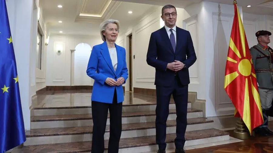 Takimi me Mickoskin  Von der Leyen  BE do të vlerësojë ndryshimet e nevojshme për t u përgatitur për zgjerimin
