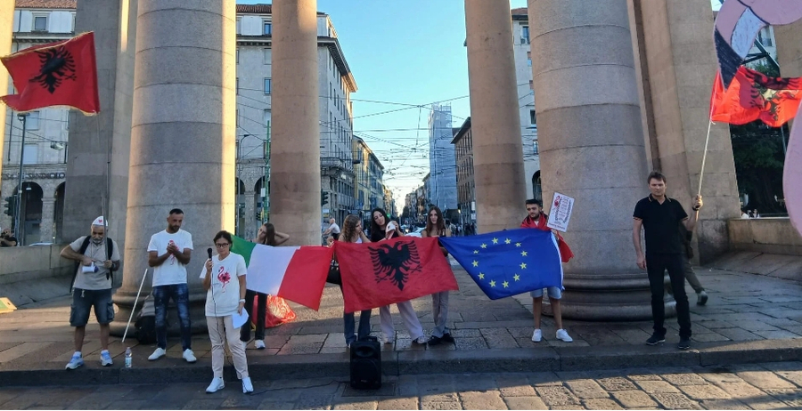 Media italiane  Vazhdojnë protestat kundër Ramës  sot në Milano  nesër tubimi i madh në Bruksel