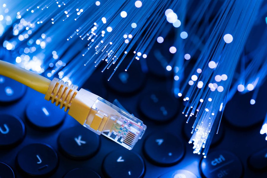 OECD  Shqipëria e fundit në rajon për internetin  Paguajmë më shtrenjtë se fqinjët  por marrim shërbimin 3 herë më të ngadaltë