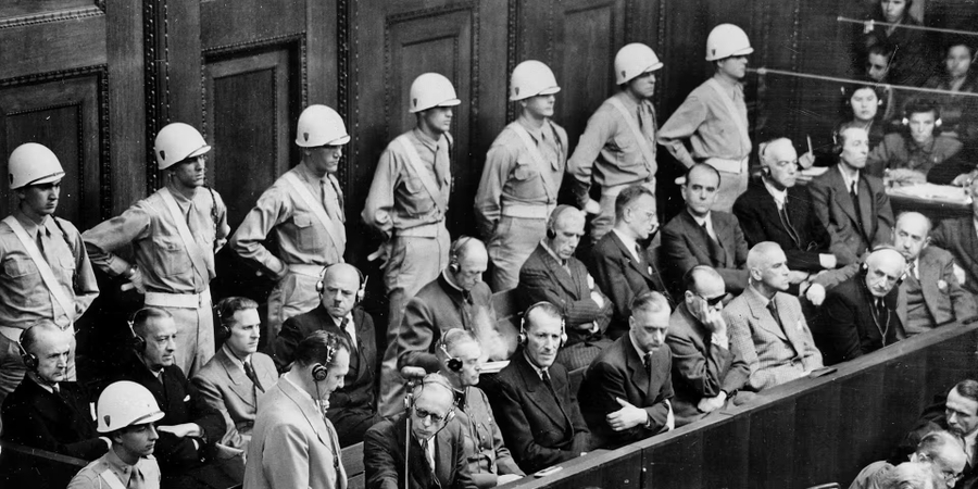 si-nje-psikiater-ne-nuremberg-hyri-ne-mendjen-e-nazisteve