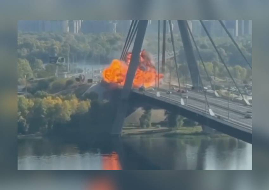 Rusia godet urën e Kievit  sulmi ndodh gjatë vizitës së kancelarit gjerman Merz  Del VIDEO
