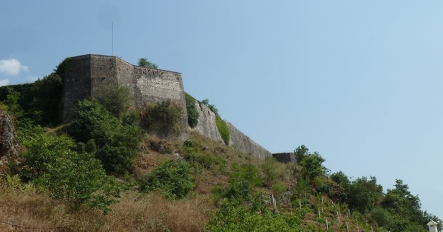 Ndodh edhe kjo në Shqipëri/ Barkodi i Kalasë së Libohovës, në vend të historisë të çon në faqe pornografike