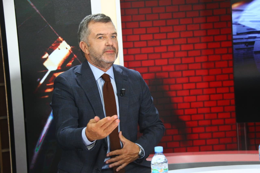 Skandali  KAYO    Trekëndësh që lëvizet    Bushati  Pas skemës së hajdutërisë fshihet Edi Rama