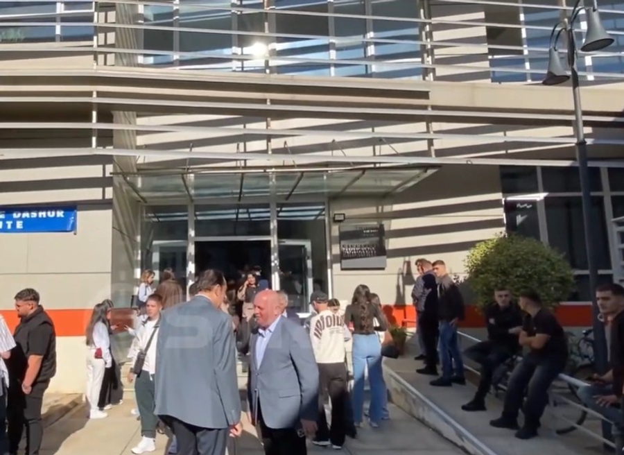SYRI TV  Nis viti i ri akademik në universitetet e vendit  regjistrimet në universitete në rënie të lirë