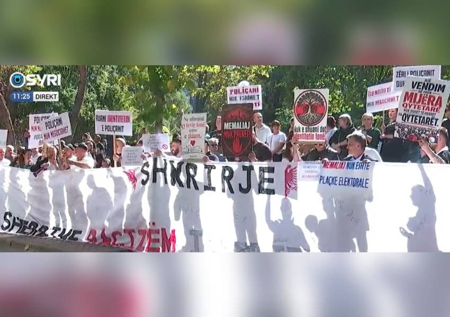 Protestë para Kuvendit kundër reformës territoriale  Mos na shkrini bashkitë 
