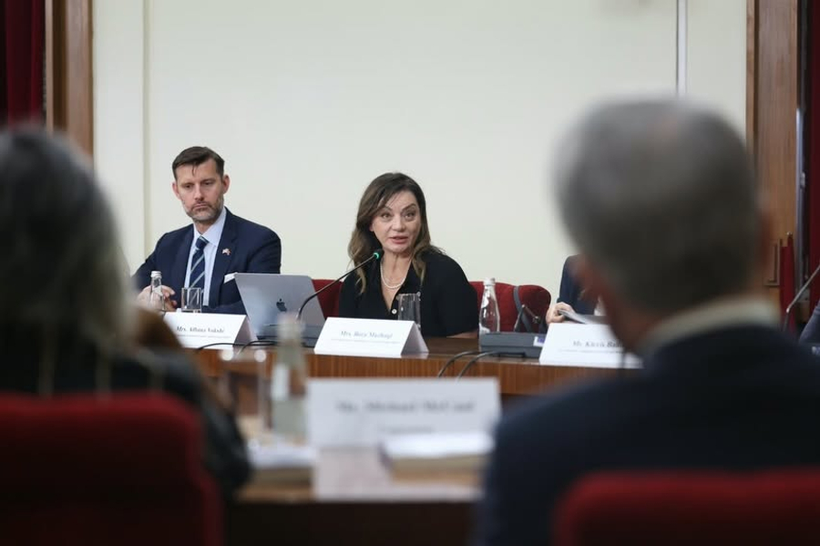 Takimi me kongresmenët  Vokshi  Me delegacionin amerikan diskutuam për krimin  korrupsionin dhe kapjen e institucioneve