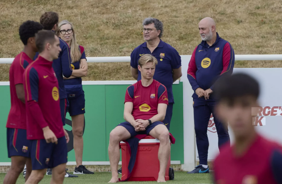De Jong rikthehet në stërvitje me grupin  Barcelona merr lajmin e shumëpritur