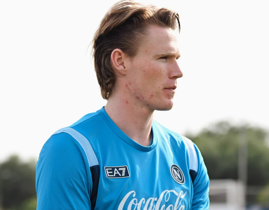 Napoli  shtyhen ekzaminimet për McTominay  rikthimi në grup edhe 24 orë larg