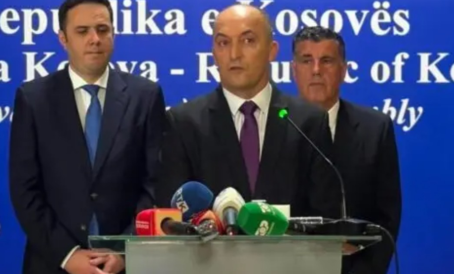 'Jam tërhequr nga gara' - Sejdiu konfirmon edhe një herë pasi Kurti ia përmendi emrin në konferencë
