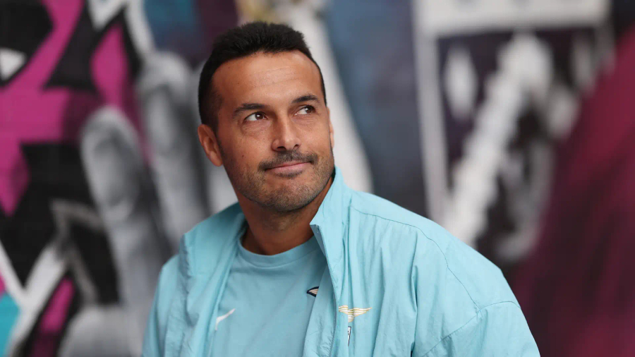 pedro-i-jep-lamtumiren-futbollit-rikthehet-ne-camp-nou-per-nje-moment-emocionues