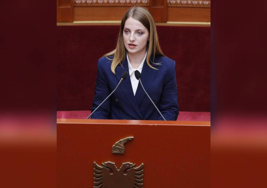ish-deputetja-e-ps-thirrje-kolegeve-partia-juaj-eshte-rebele-i-ka-kthyer-shpinen-qytetareve-mos-braktisni-komunitetet