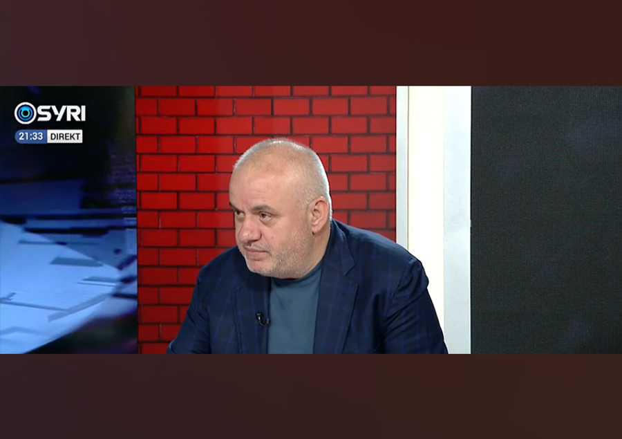  Territorialja   Hoxha  Po i shpërbëhen bashkitë e vogla  Tirana ofron zero shërbime për fshatrat