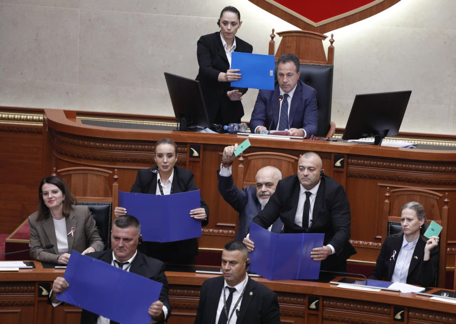 syri-tv-rama-gjen-armiqte-e-brendshem-ne-ps-pas-shantazhit-rama-kalon-ne-kercenim