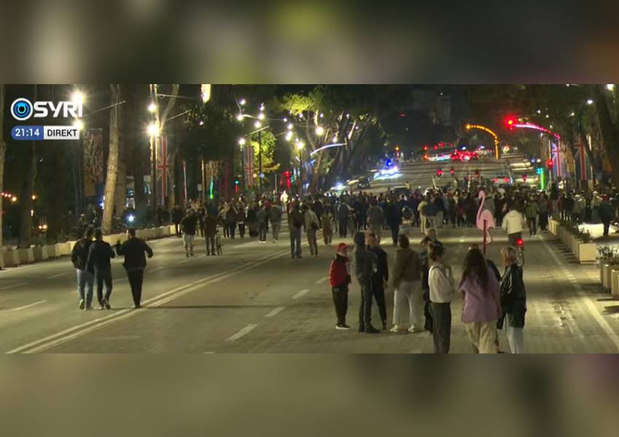 Nesër me shumë   Mbyllet protesta e 134 t  qytetarët  Në shesh deri në dorëheqjen e Ramës 