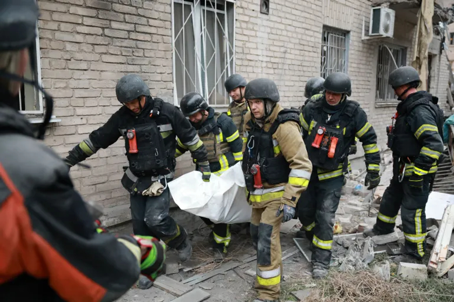 Tragjedi në Ukrainë  Sulmi rus në Zaporizhzhia vret 20 persona  mes tyre 3 fëmijë