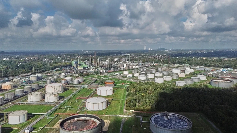 Agjencia Ndërkombëtare e Energjisë kërkon nxjerrjen e më shumë nafte nga rezervat strategjike
