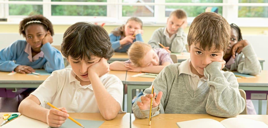 Pse gjithnjë e më shumë nxënës po humbasin interesin për shkollën? Studimi që vë në pikëpyetje sistemin arsimor
