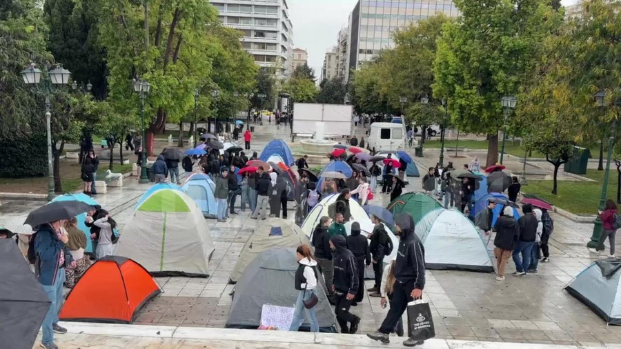 Athinë  Tubim proteste i planifikuar i studentëve në sheshin Syntagma