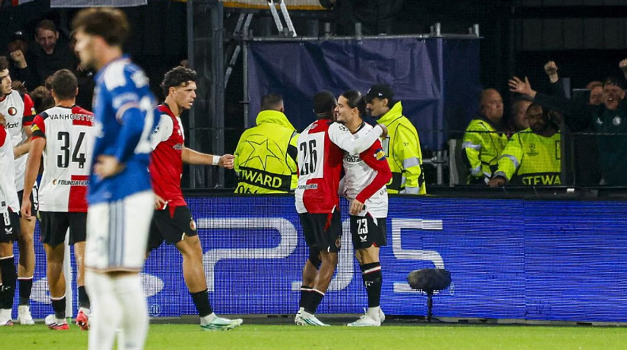 Como pëson humbje në Holandë, Feyenoordi përmbys gjithçka dhe fiton 3-2