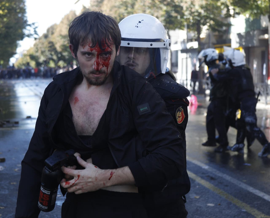 FOTO-REPORTAZH/ Studentët gjunjëzojnë narko-shtetin e Edi Ramës, pamjet e një dite historike