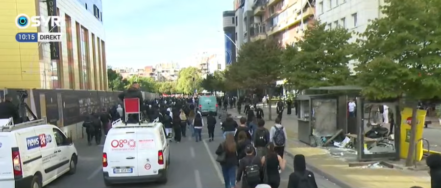 do-te-jetoj-ne-shqiperi-vetem-nese-iken-rama-tirana-ne-proteste-gjimnazisti-do-ta-djegim-parlamentin