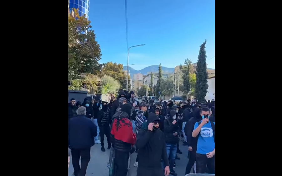 Berisha  Gjimnazistët e Partizanit dhe Ismail Qemali drejt sheshit të betejës  drejt historisë   