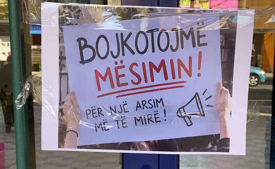 Bojkotojnë mësimin  Studentët e Shkodrës u bashkohen atyre të Tiranës në protestën e tyre kundër qeverisë