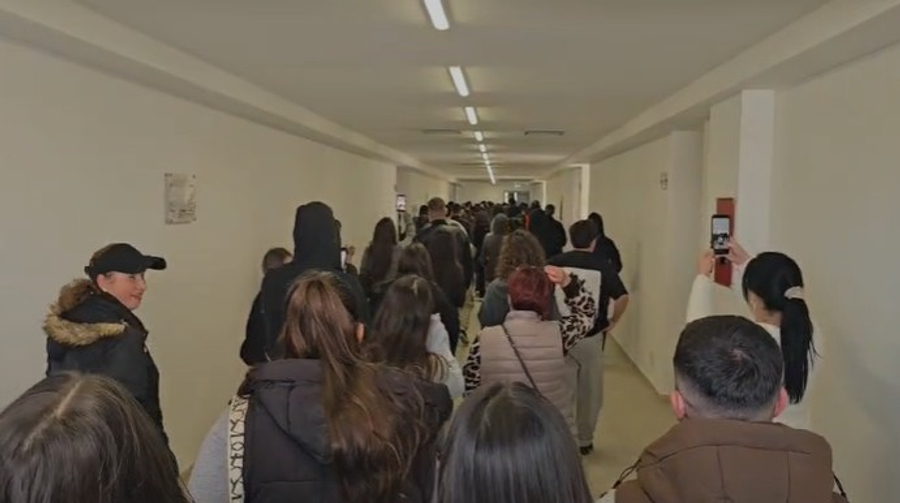 VIDEO    Rama jepe dorëheqjen   Protesta shtrihet në Durrës  studentët e Universitetit  Aleksandër Moisiu  bojktojnë mësimin 