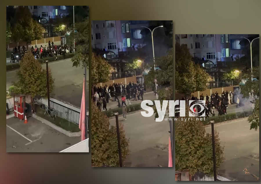 VIDEO  Protestuesit kthehen sërish te komisariati numër 2