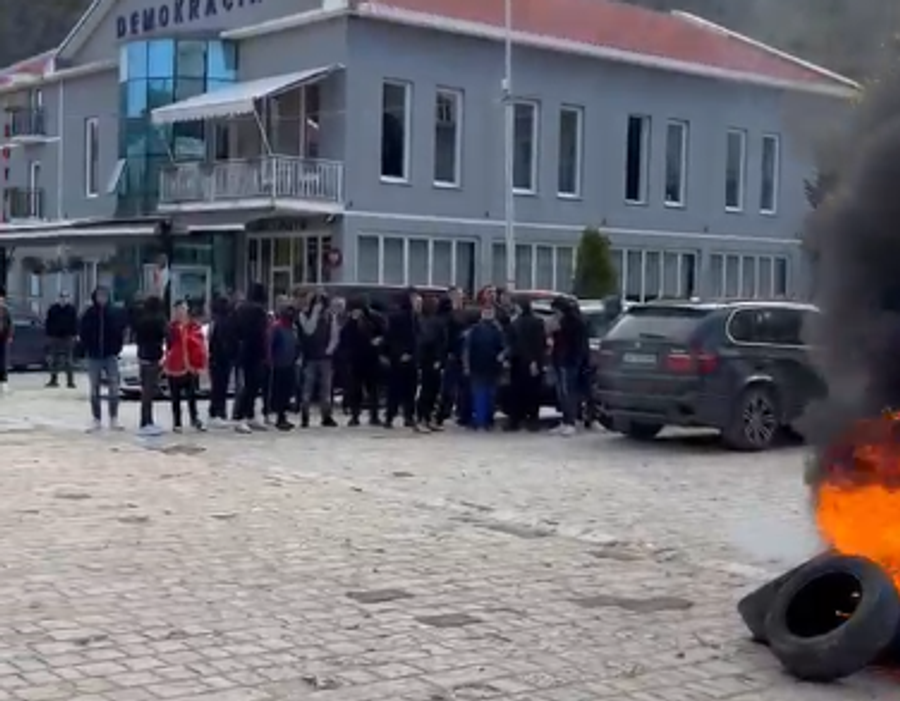 VIDEO  Në Fushë   Arrëz  të rinjtë i bashkohen me protestës së studentëve kundër Edi Ramës