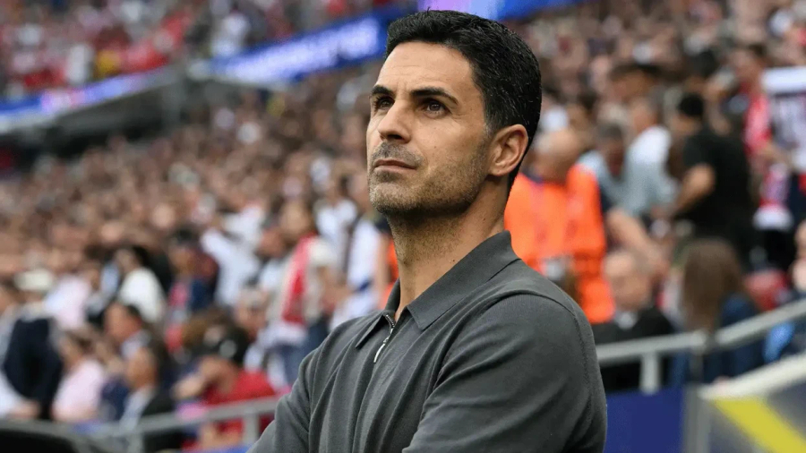 foto-mikel-arteta-fton-nje-14-vjecar-ne-stervitje-me-ekipin-e-arsenalit