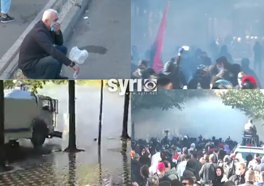 'Dorëheqje'/ Narkopolicia mbyt studentët me gaz e ujë, protesta nuk ndalet: Polici e krimit!