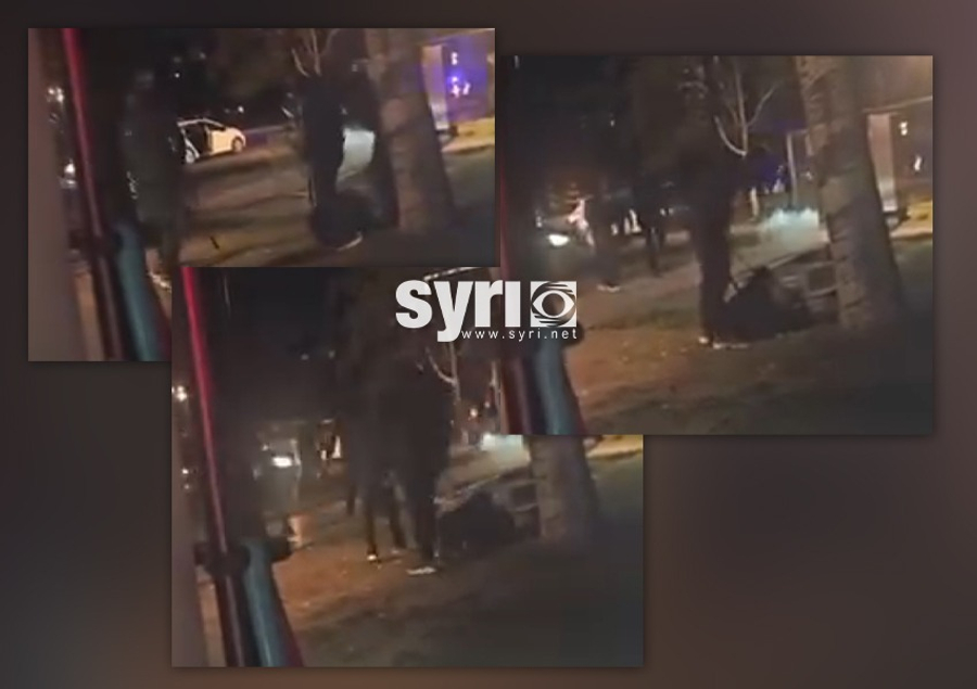 Dhuna barbara ndaj protestuesit  Policët rrethojnë të riun e dhunojnë me shkop gome  Shikoni pamjet