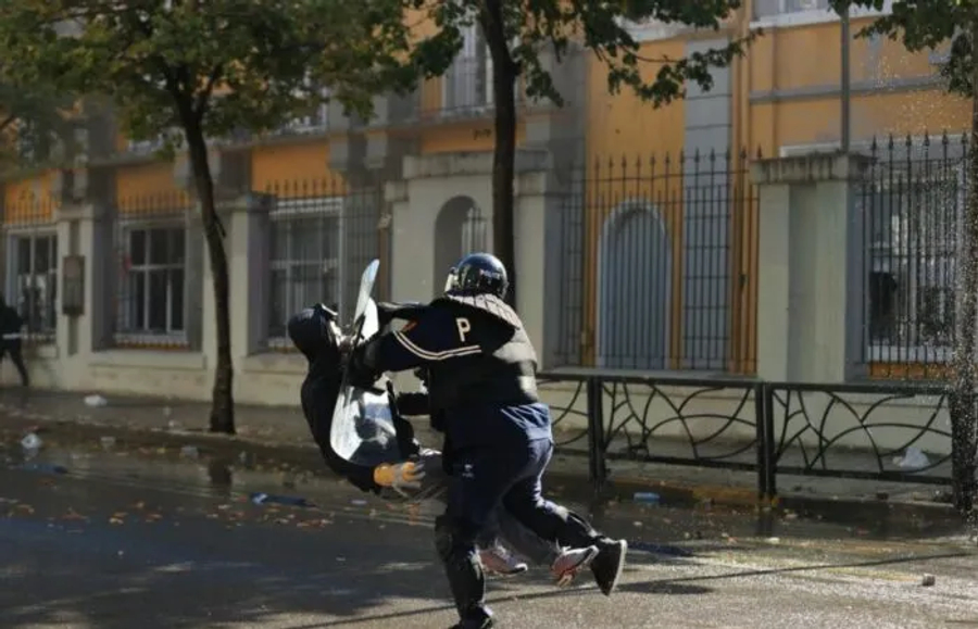 EKSKLUZIVE   Nuk mbaj mend asgjë  nuk e di më ku më dhemb   flet 21 vjeçari i dhunuar nga policia  Skana u mbajt 3 orë në qeli pa u dërguar në spital