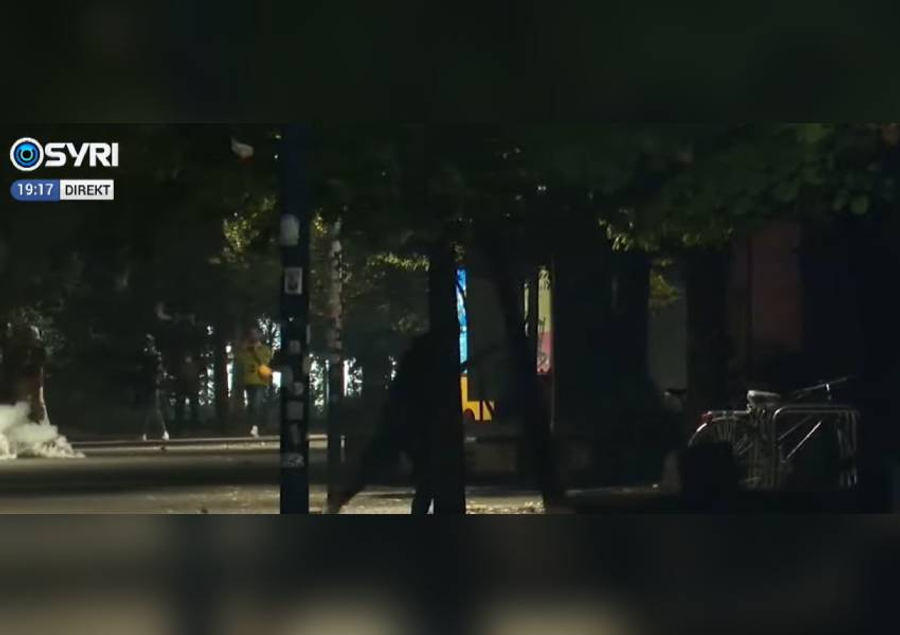 video-policet-e-rames-dhe-civilet-me-maska-godasin-me-gure-te-rinjte-protestues-nga-brenda-selise-se-ps-se