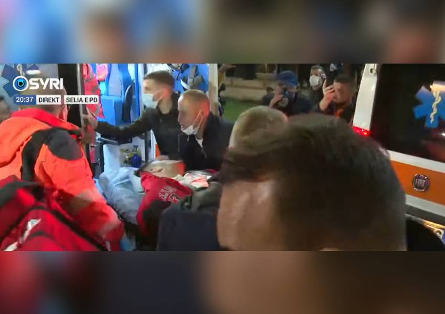 Narkopolicia hodhi gaz pa hesap drejt PD  ambulanca mbërrin në seli  merr një të ri në gjendje të rëndë