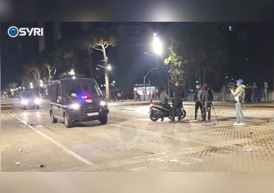 VIDEO  Policia e Ramës bëhet gati për reprezalje ndaj protestuesve nëpër rrugët e Tiranës