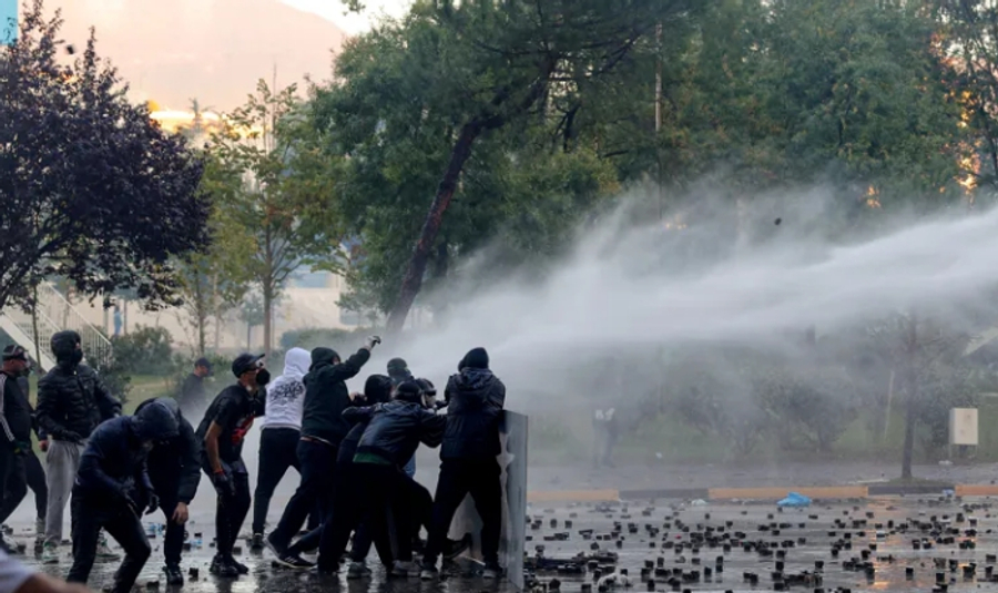 Televizioni publik belg  Policia shqiptare po përdor plumba gome që shkaktojnë plagë shumë serioze