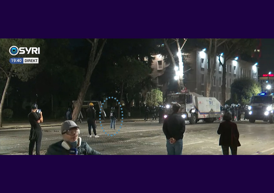Nuk ndalen  Të rinjtë protestues kthehen në bulevard  vajzat i dalin para autobotëve të ujit