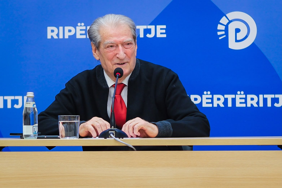 Berisha  Nuk ka asnjë lidhje ajo që po ndodh në Paris me këtë që po ndodh në Tiranë  Ramës i dështoi plani me sulmin mbi selinë e PD