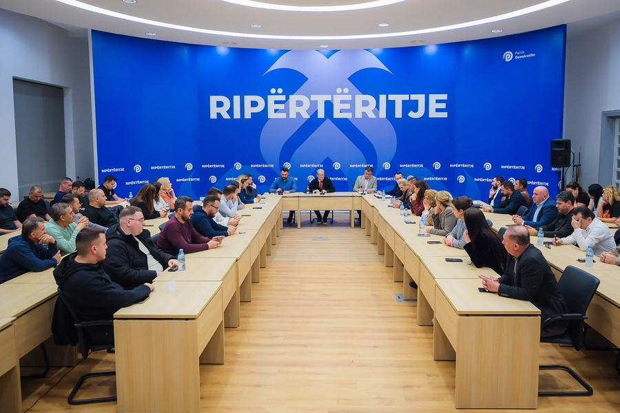 VIDEO  Berisha  Përpjekja e Ramës për të paraqitur si ANTIFA studentët dhe gjimnazistët është një përpjekje mjerane