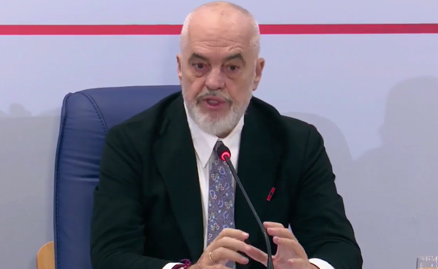  Padije dramatike    Rama injoron të rinjtë dhe urdhëron mësuesit  Mbani ditar për këto ditë