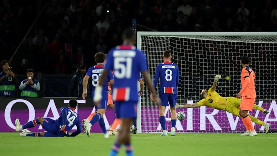 Rezultatet  Mbyllen pjesët e para në Champions  PSG ja po fiton ndaj Barçës