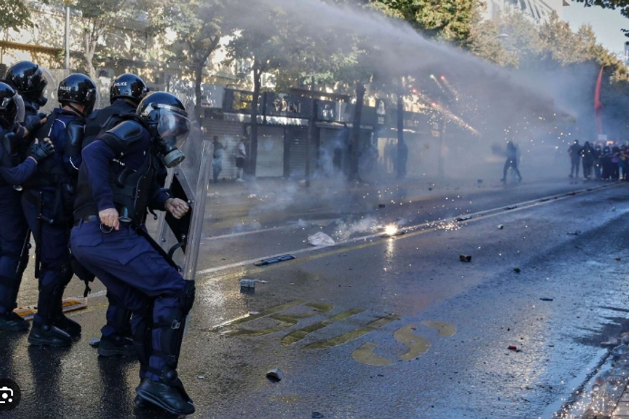 WASHINGTON POST  Protestat kundër qeverisë vazhdojnë edhe ditën e tetë  kërkohet largimi i Ramës