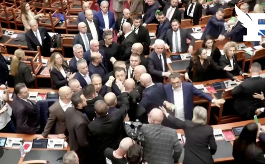 LE FIGARO: Opozita proteston në Parlament kundër dhunës ndaj studentëve, të shtunën pritet protestë kombëtare