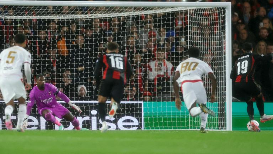 VIDEO  Gabimi fatal i Maignan fundos Milanin  Bournemouth triumfon 3 0 dhe shkruan historinë në Europë 