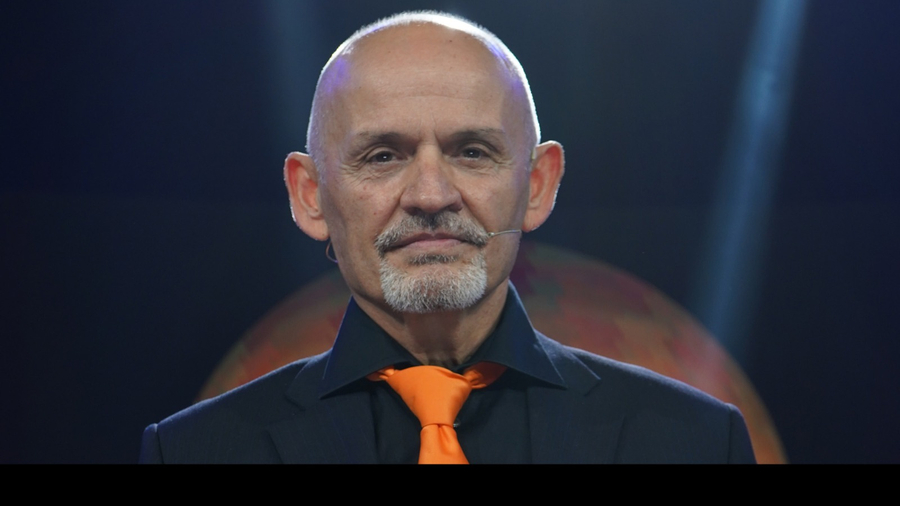 Piranjat  Paulin Vilajeti  Trupi i fëmijës është i shenjtë  ndërsa shkopi i gomës nuk është dialog