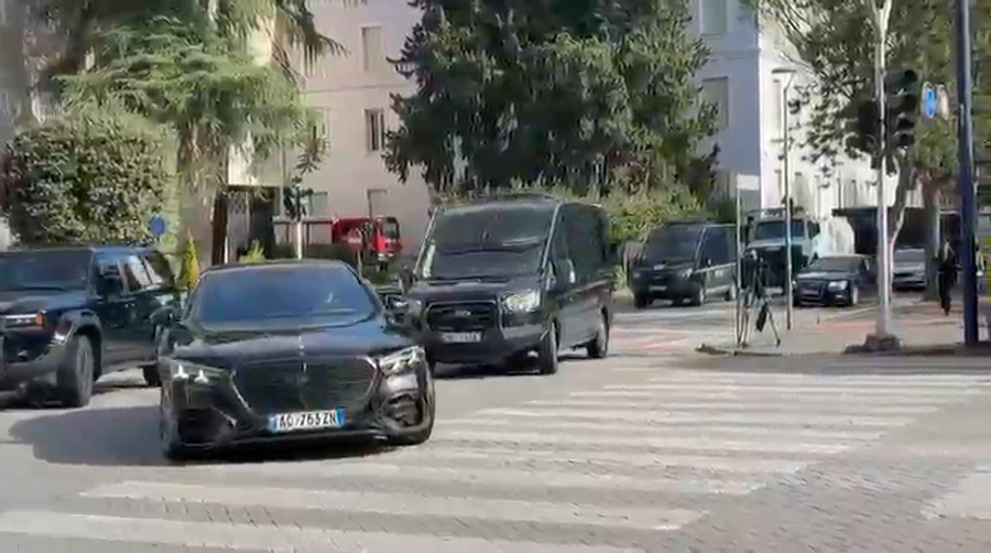 VIDEO  Shqiptarët mblidhen sot në protestë masive  Rama ia mbath nga kryeministria para tubimit