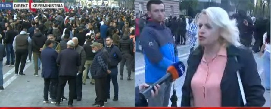 Protestuesja e revoltuar  Dilni të gjithë mbroni fëmijtë  Nuk na tremb dot  ai do të zhduket  mos kërcënojë djemtë