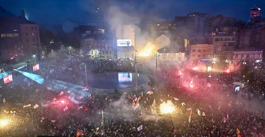Studentët sfidojnë pushtetin e Vuçiç  Mbahen sot zgjedhjet e parakohshme parlamentare në Serbi